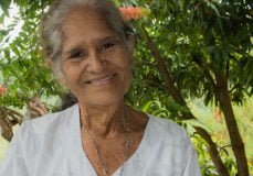 La confection du Umuhei, parfum marquisien