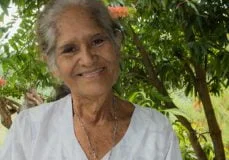 La confection du Umuhei, parfum marquisien