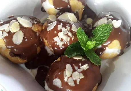 Profiteroles au chocolat