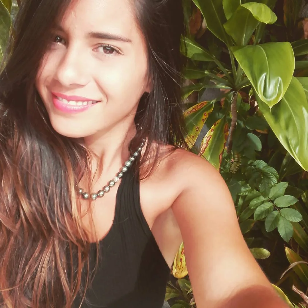 Poerava Piokoe, graphiste polynésienne noctambule