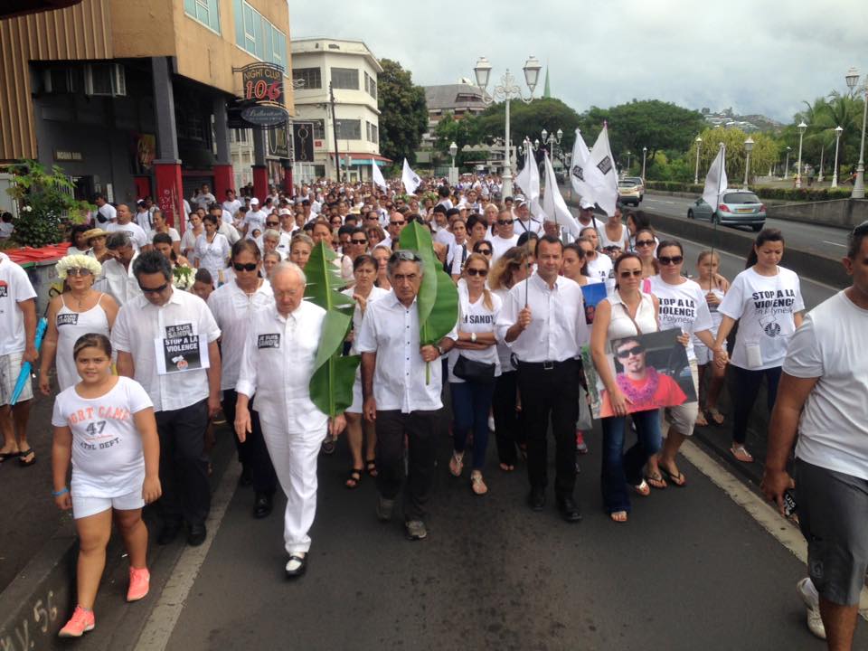 Marche à l'occasion de la mort de Sandy Ellacott suite à son agression à Bora Bora