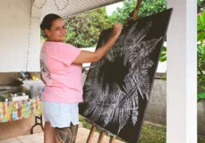 Moya Lechat, artiste peintre en Polynésie française