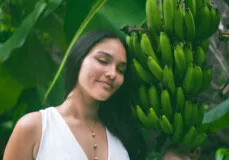 Originaire de Moorea, Papehau Seveno incarne la nouvelle voix phare de la musique polynésienne. Femmes de Polynésie est allé à sa rencontre.