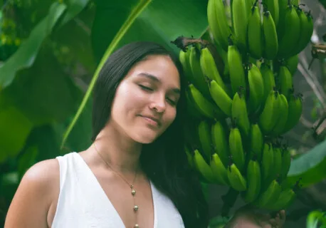 Originaire de Moorea, Papehau Seveno incarne la nouvelle voix phare de la musique polynésienne. Femmes de Polynésie est allé à sa rencontre.