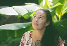 Vanille Chapmann Femmes de Polynésie feuille de bananier maison de la culture livre éducation bienveillante enfance sans violence Photographe : cartouche Louise-michèle