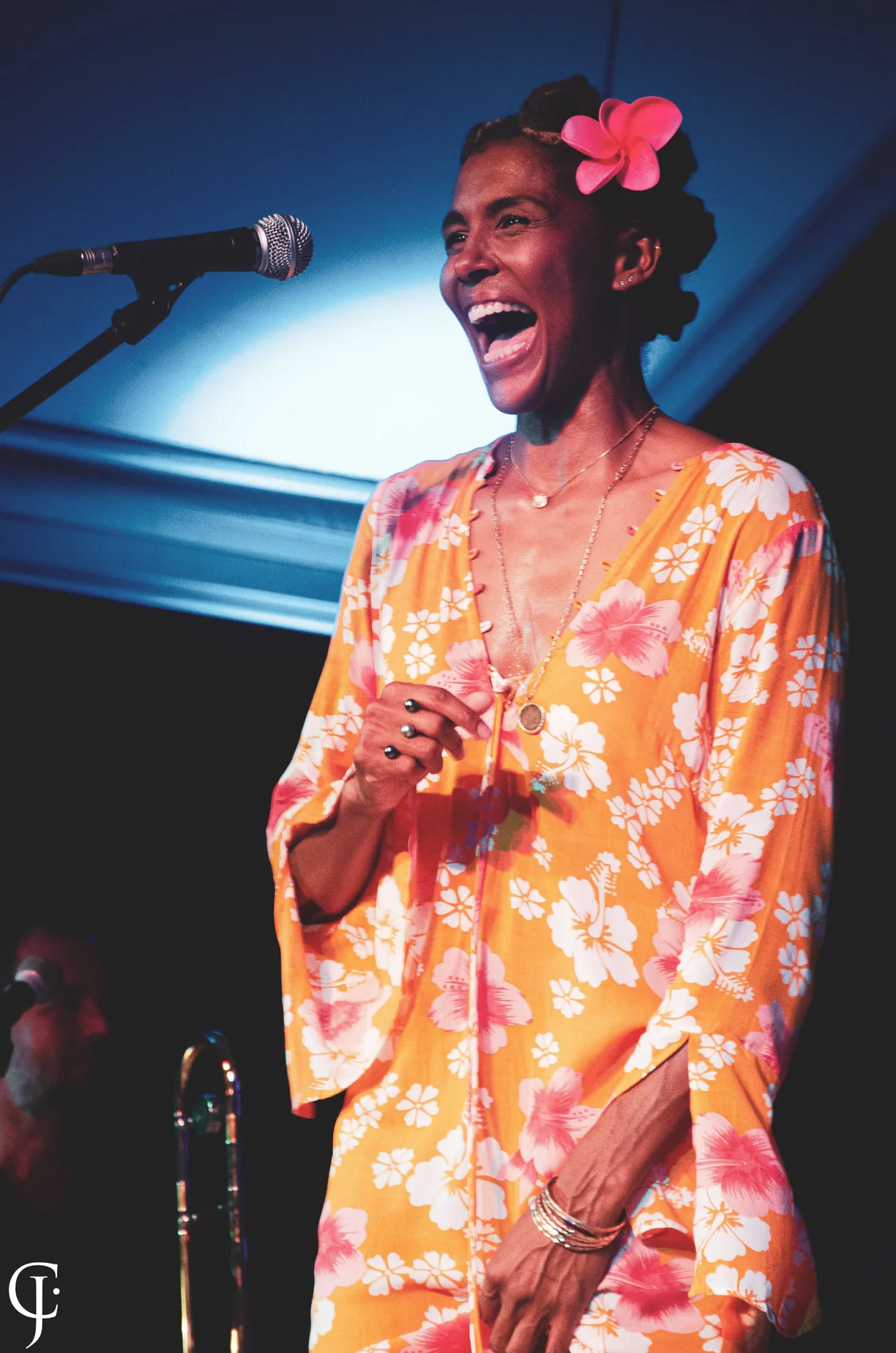 Ayo Femmes de Polynésie Clara Janoyer