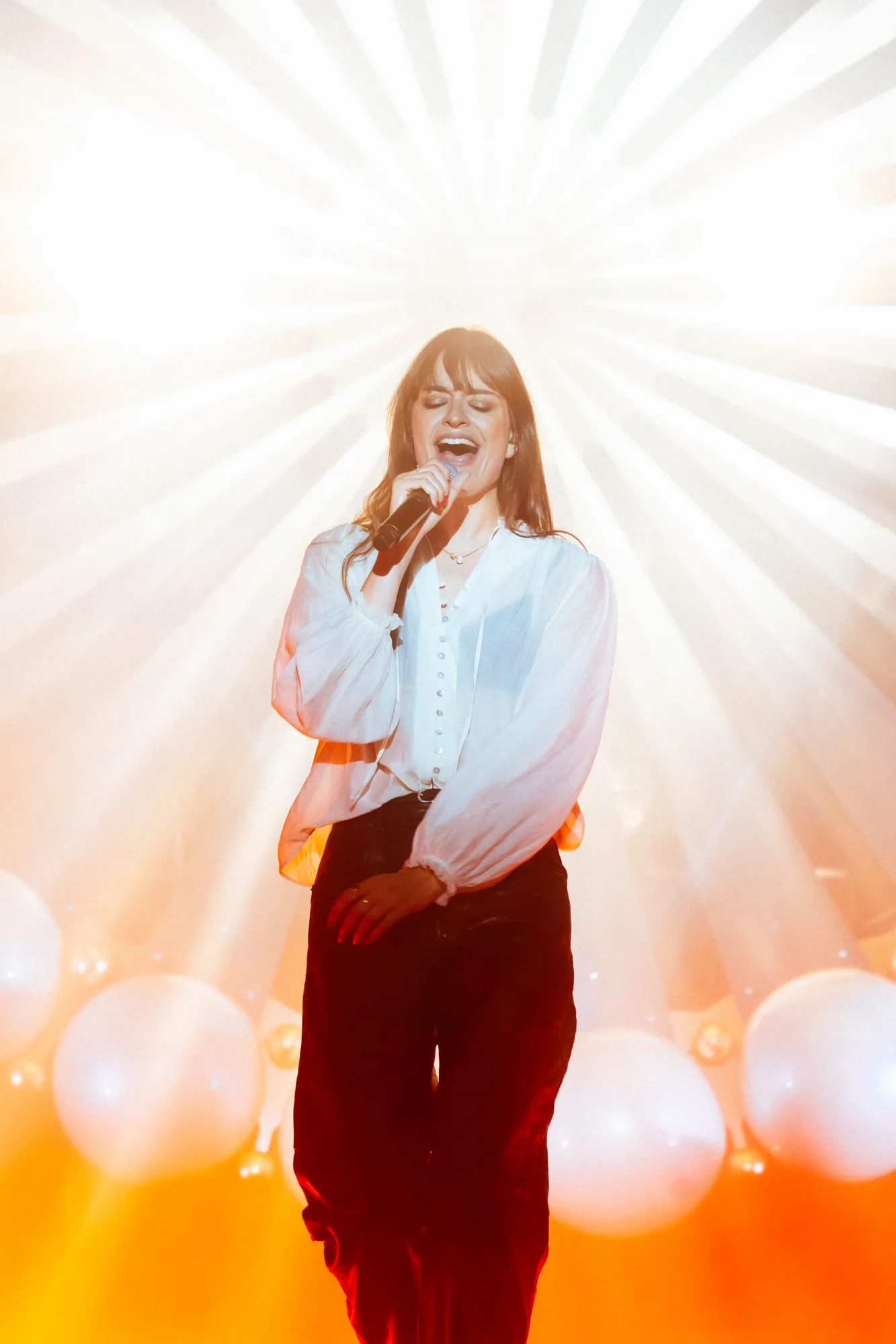 Clara Luciani sur scène Femmes de Polynésie Crédit : Clara Janoyer