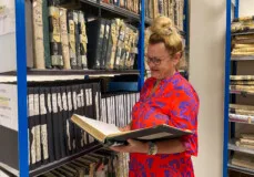 Mareva Aumeran, responsable du service de l'Etat civil à la mairie de Papeete