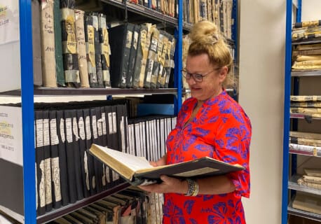 Mareva Aumeran, responsable du service de l'Etat civil à la mairie de Papeete