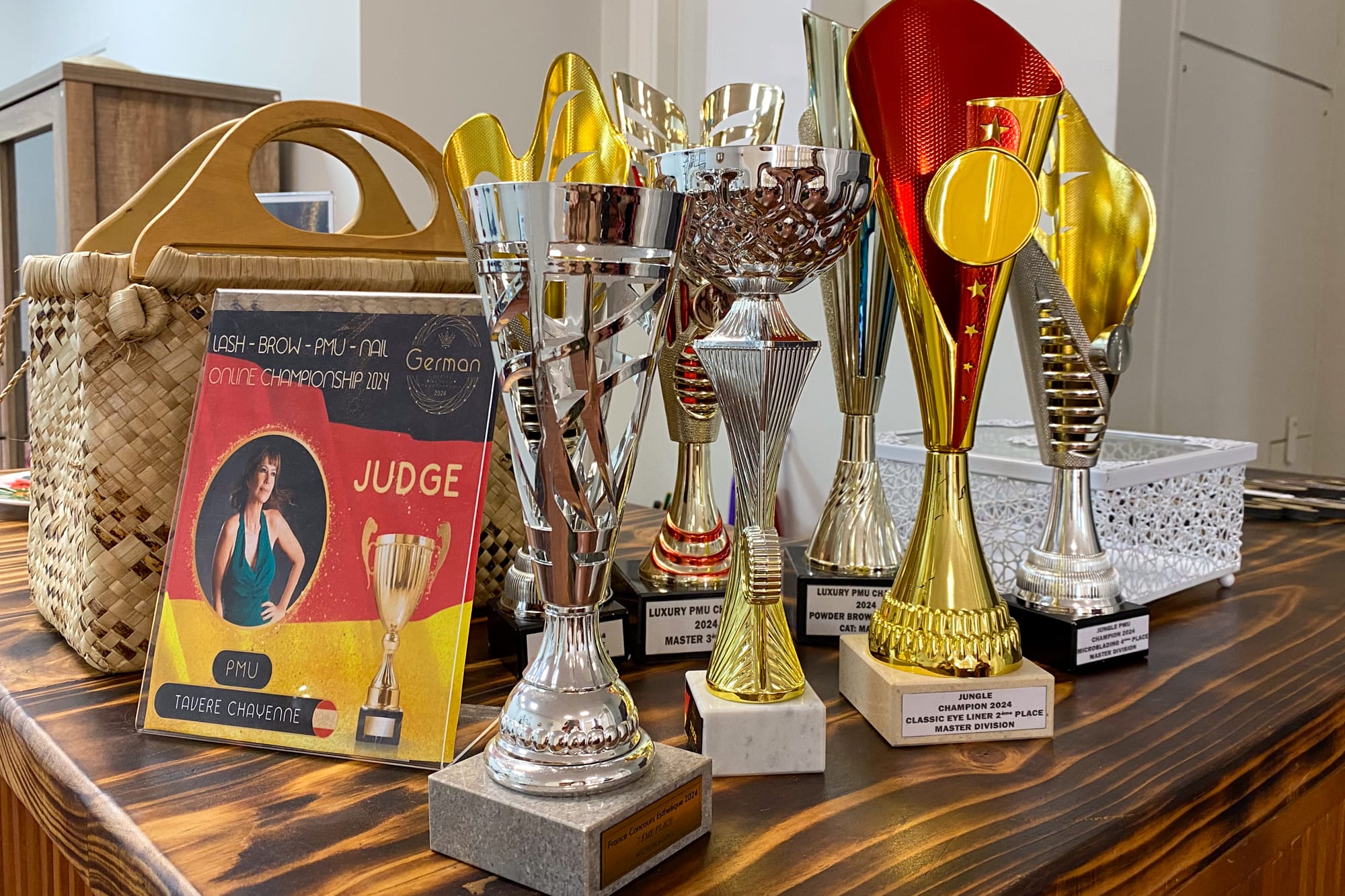 Chayenne Tavere, microblading Tahiti