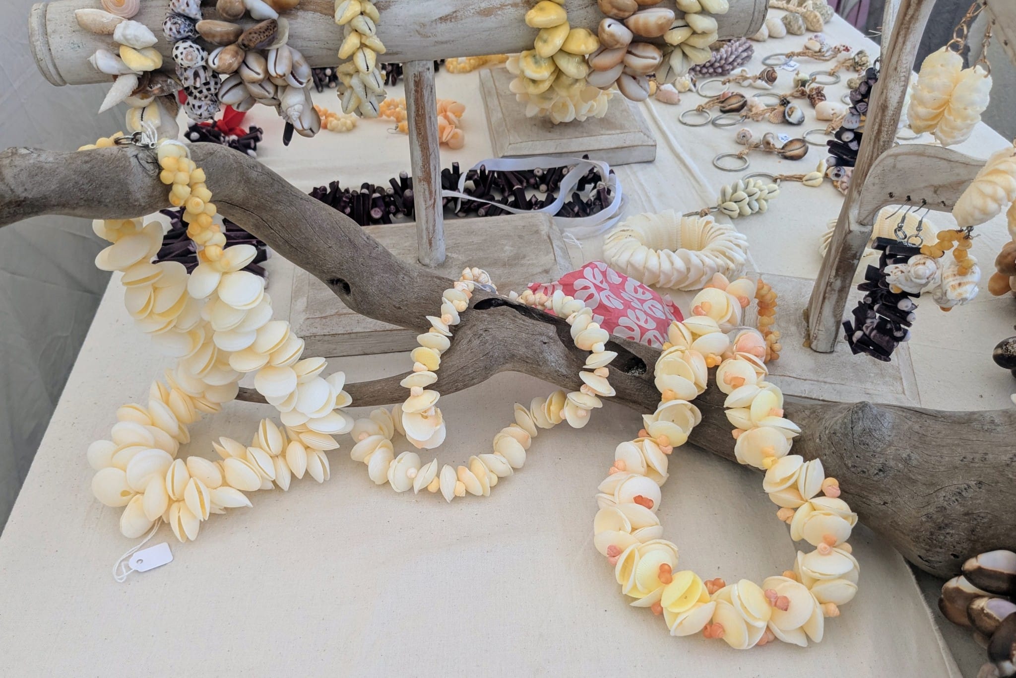 Moeata Tahiri Femmes de Polynésie Artisane Crédit : Pauline Stasi