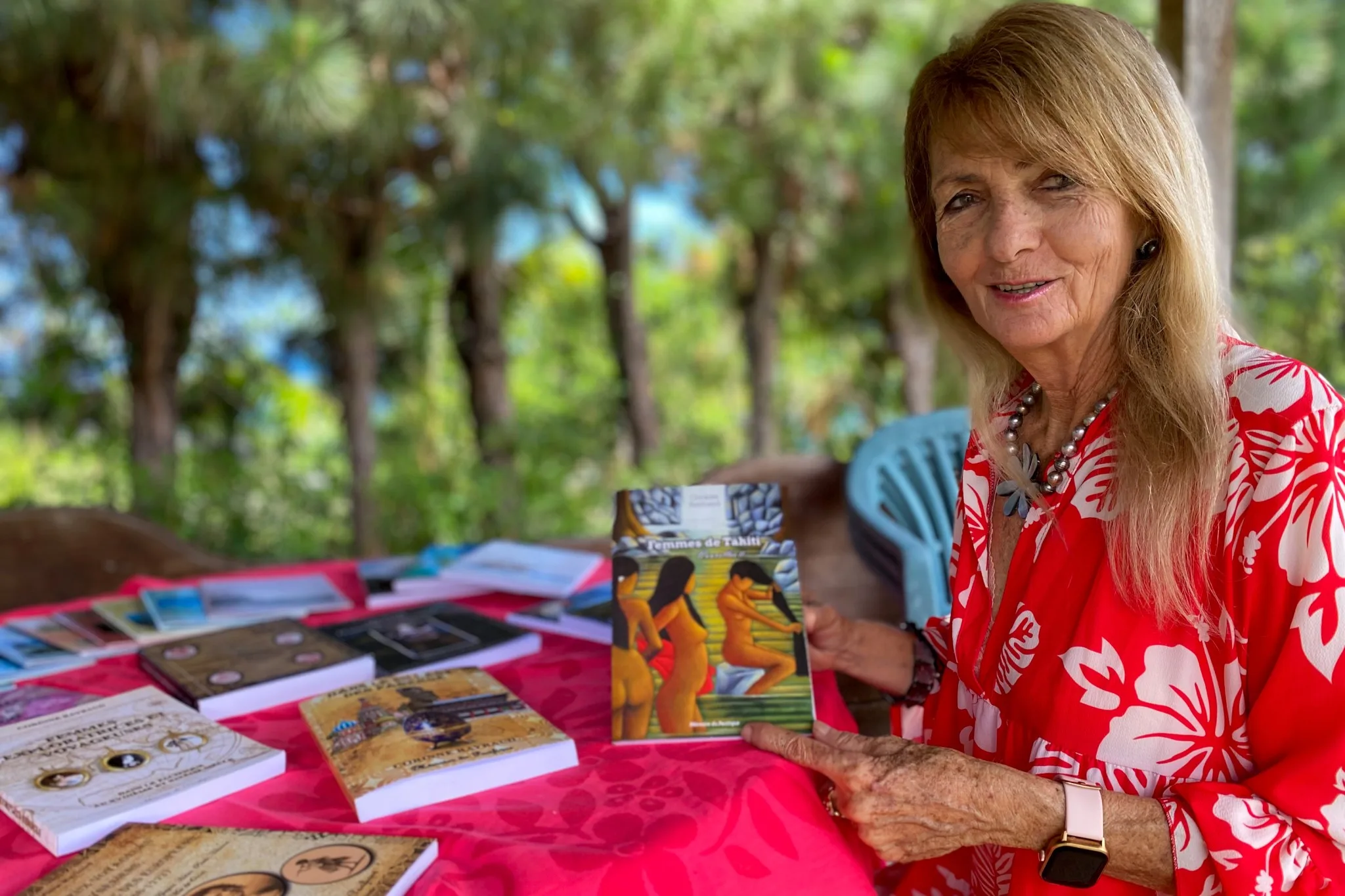 Corinne Raybaud, autrice polynésienne, nous parle de son livre Femmes de Tahiti.