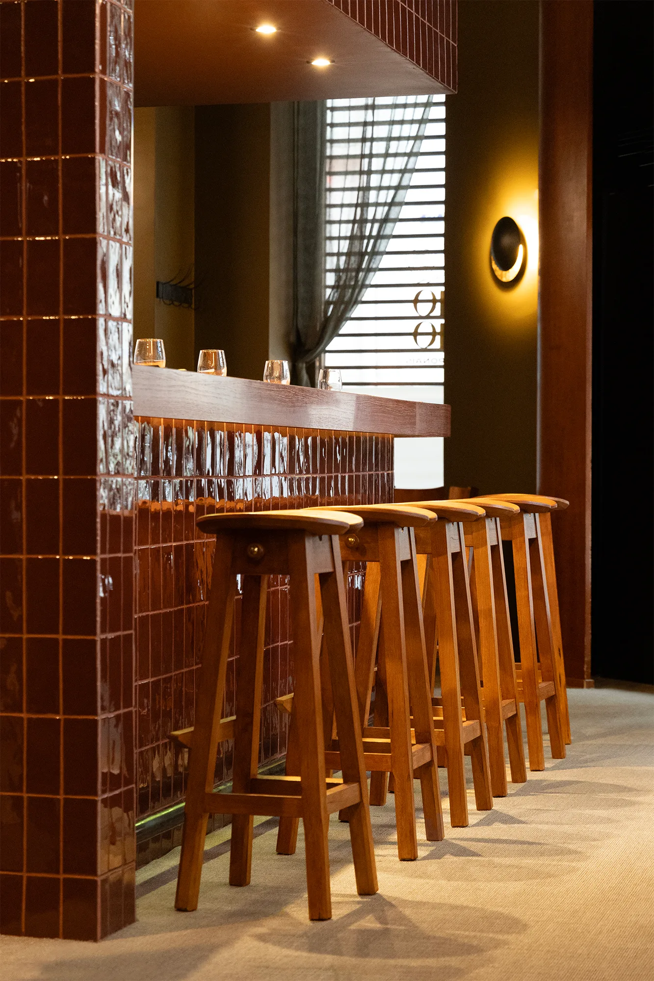 Poeiti Trouche Architecte et designer d’intérieur, Toulon/Paris Femmes de Polynésie