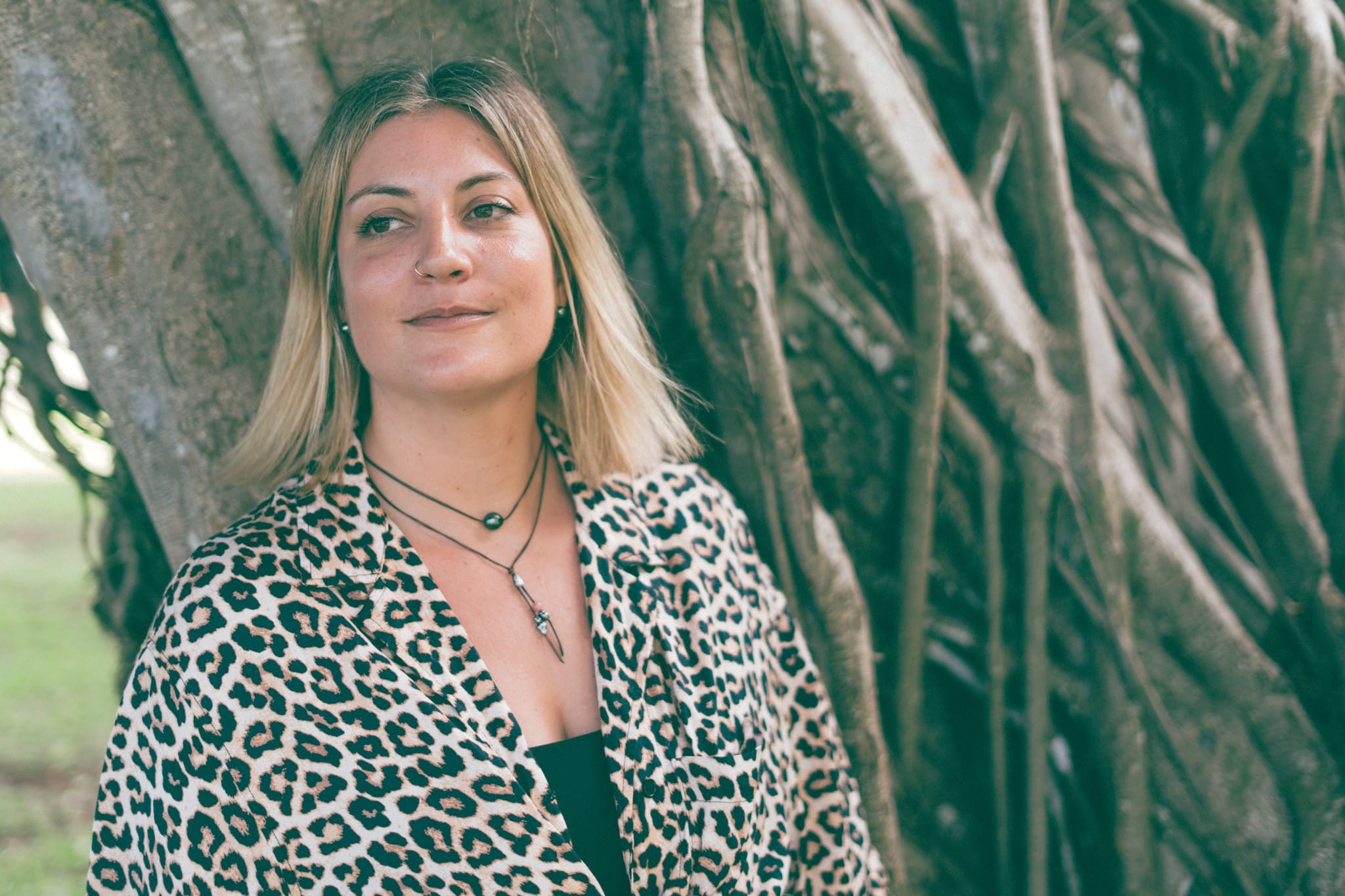 Les Ciseaux de Margaux Coiffeuse à Domicile Tahiti Femmes de Polynesie Credit : Cartouche Louise-Michele