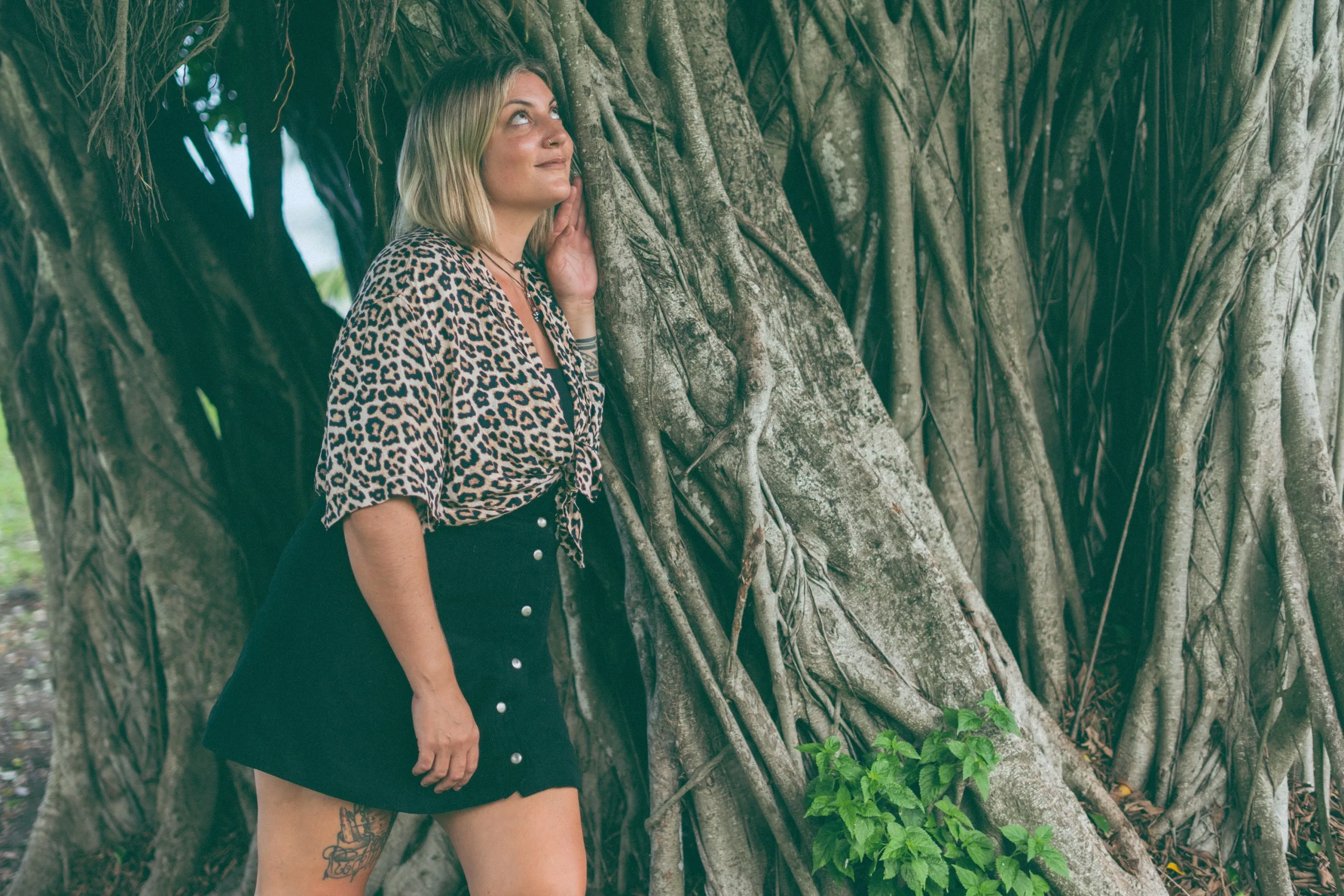 Les Ciseaux de Margaux Coiffeuse à Domicile Tahiti Femmes de Polynesie Credit : Cartouche Louise-Michele