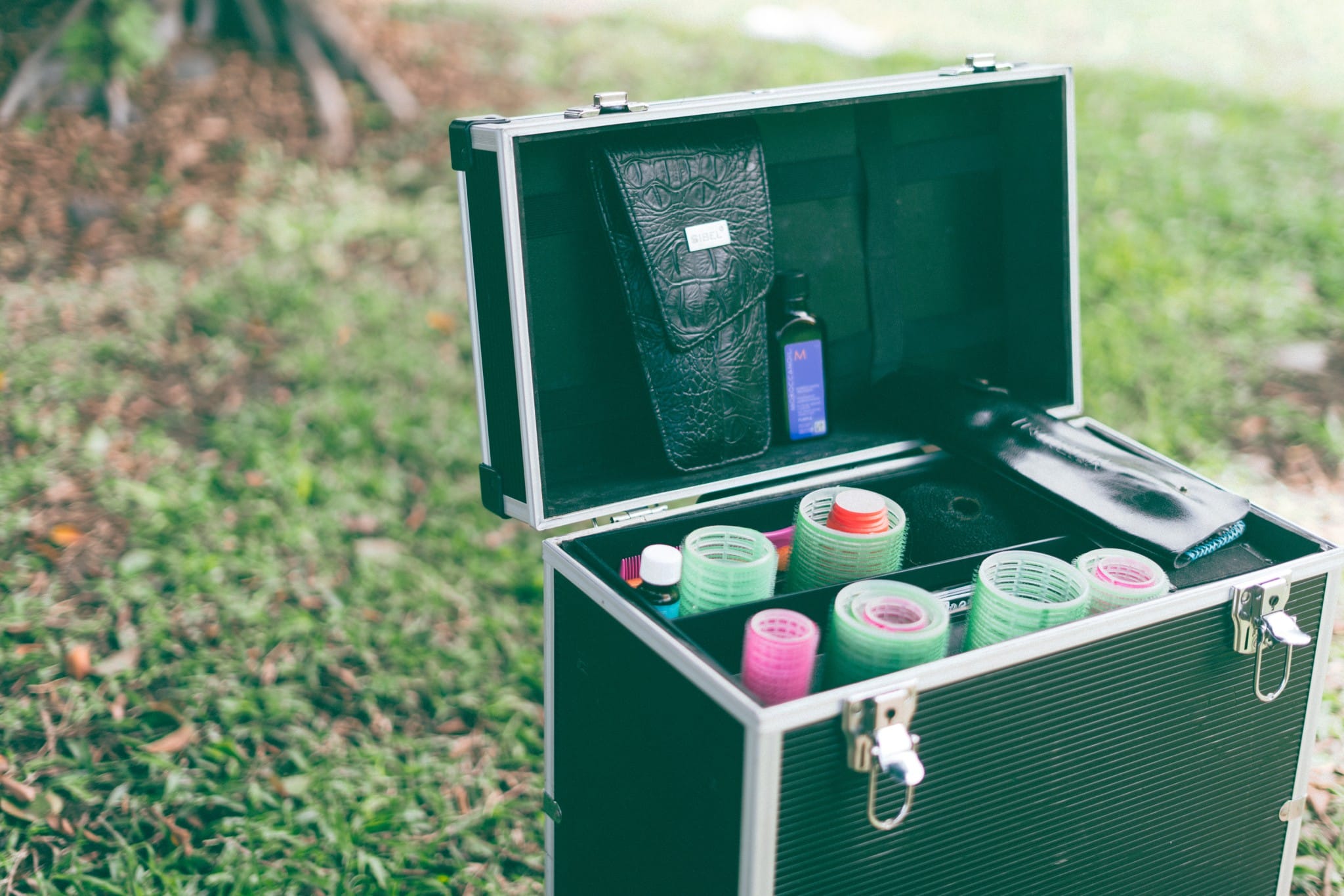 Les Ciseaux de Margaux Coiffeuse à Domicile Tahiti Femmes de Polynesie Credit : Cartouche Louise-Michele