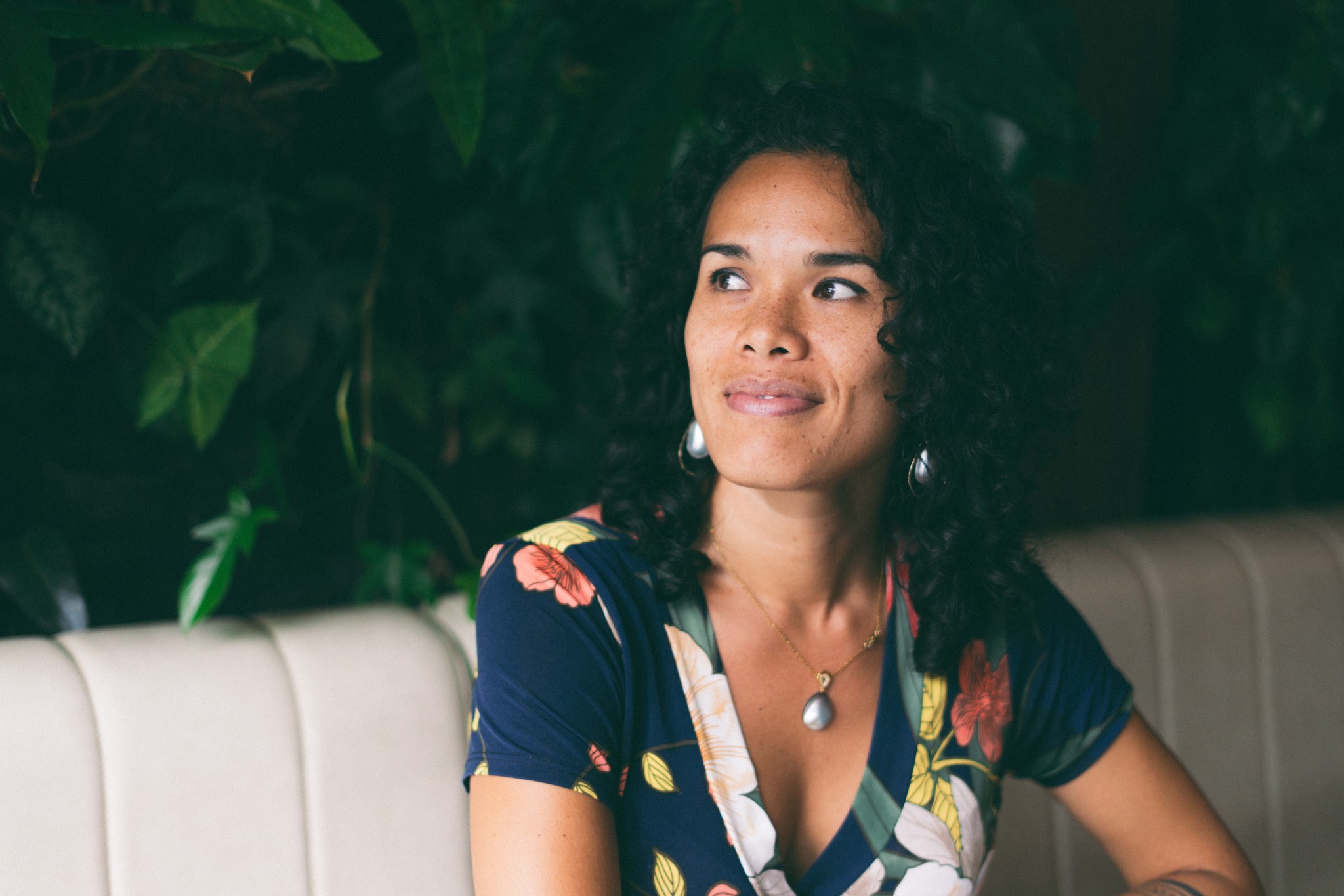 Mahana Deane Femmes de Polynesie Sign'Ensemble Tahiti Credit : Cartouche Louise-Michele