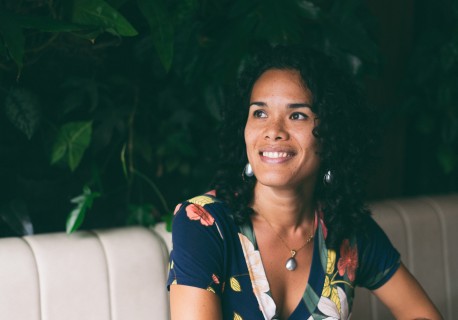 Mahana Deane Femmes de Polynesie Sign'Ensemble Tahiti Credit : Cartouche Louise-Michele