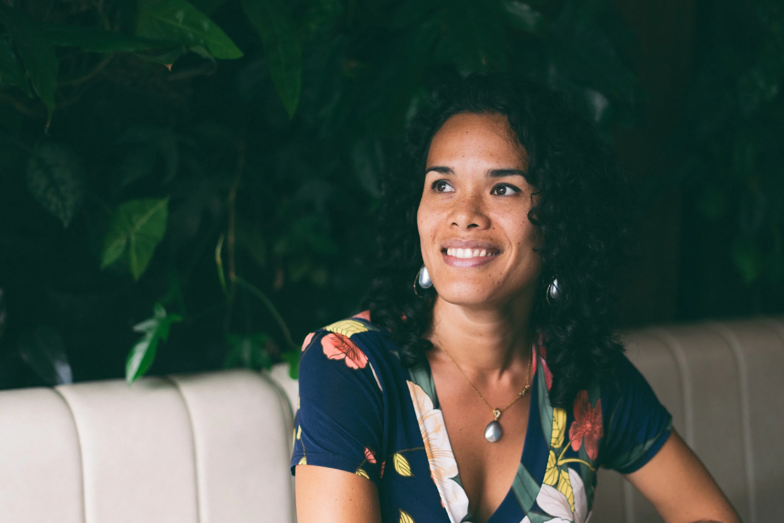 Mahana Deane Femmes de Polynesie Sign'Ensemble Tahiti Credit : Cartouche Louise-Michele