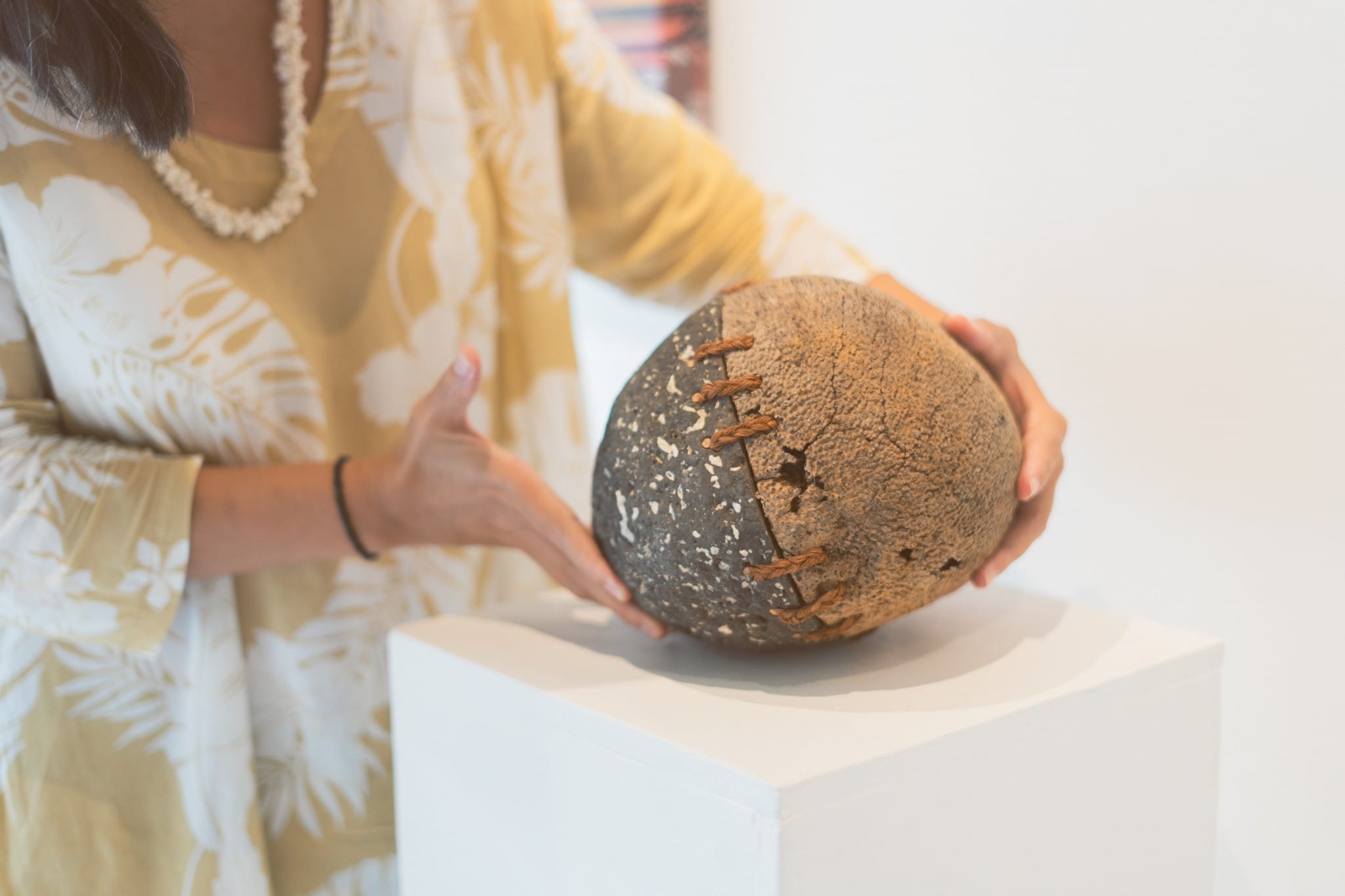 Stephanie Vanizette Moon Child Femmes de Polynesie Credit : Cartouche Louise-Michele