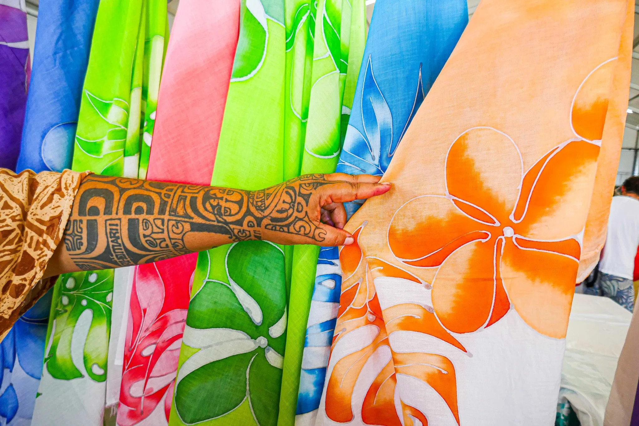 Vaihere Pito et ses ateliers paréos à Raiatea