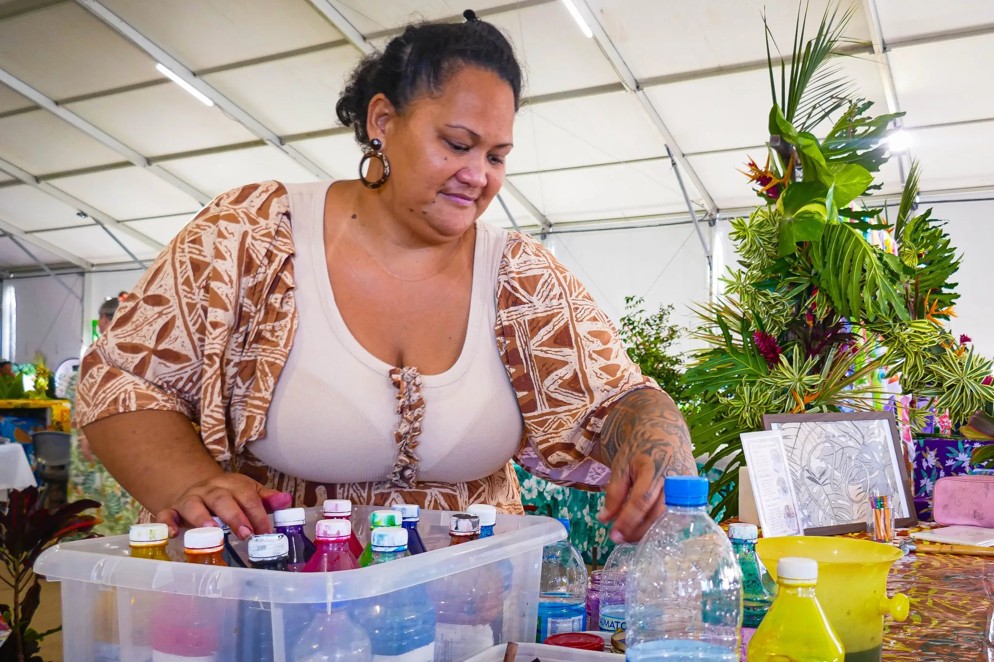 Vaihere Pito et ses ateliers paréos à Raiatea