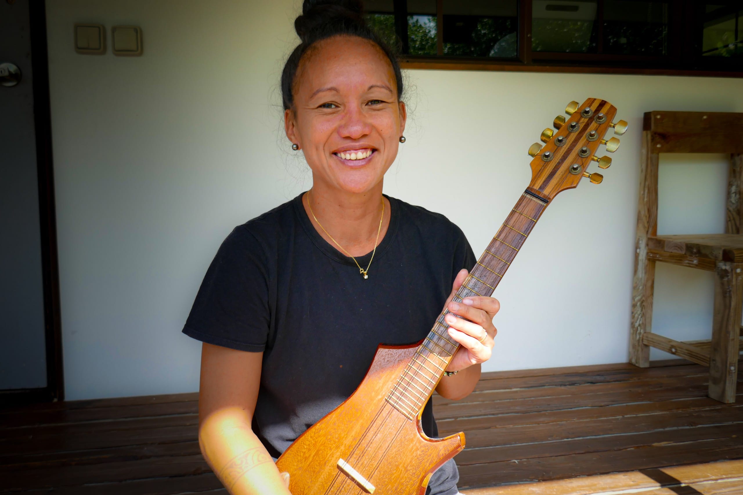 Maima SING SOI, menuisière à Raiatea